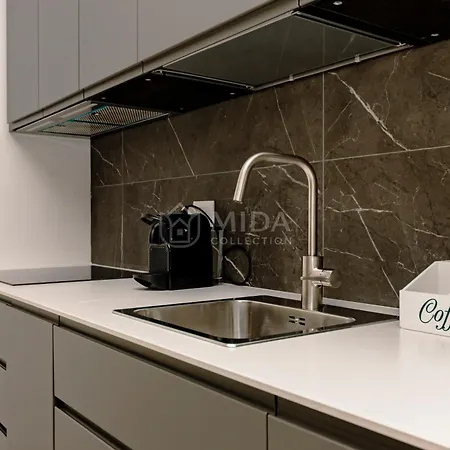 Luxury Sunsets Apartman *