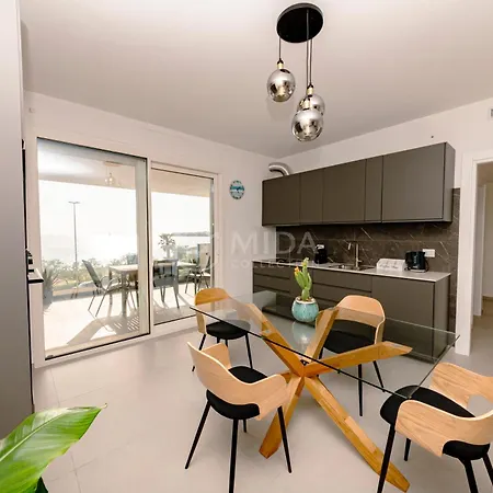 Luxury Sunsets Apartman *